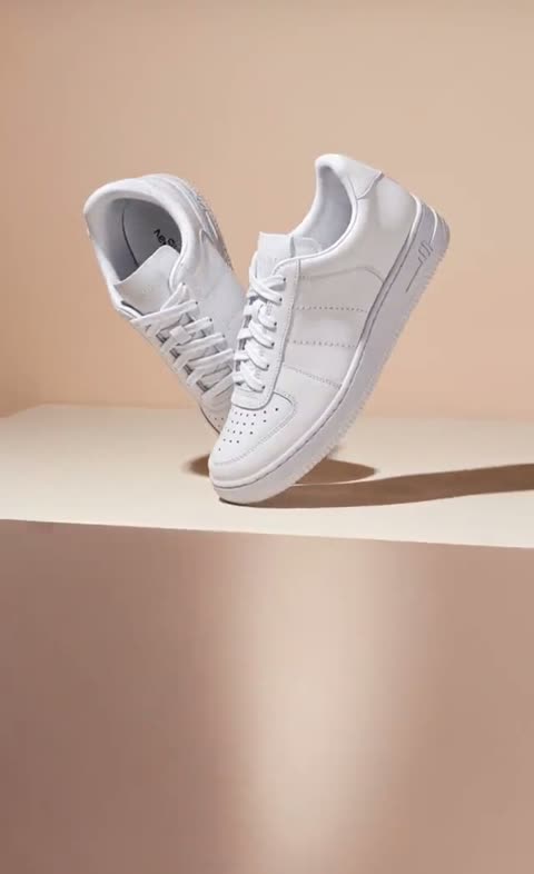 Sneaker — Produkt im Studio